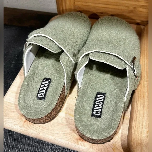 CUCCOO Fuzzy Olive Green Boston Clog Size 7 - Picture 11 of 12
